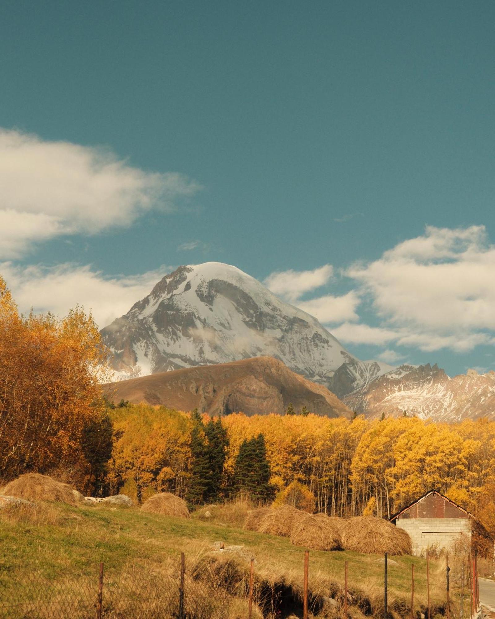 Kazbegi Cabins Exterior photo