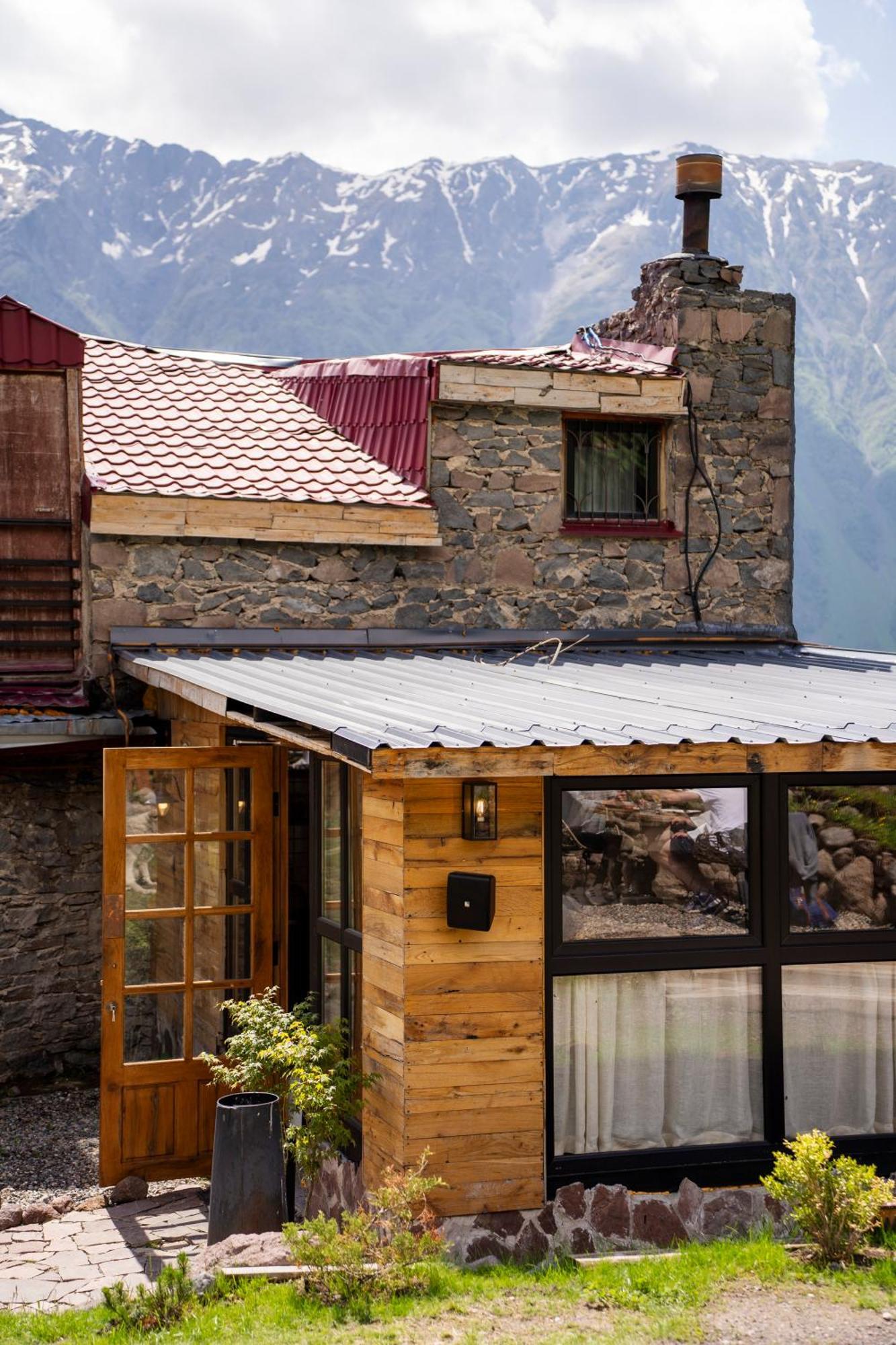 Kazbegi Cabins Exterior photo